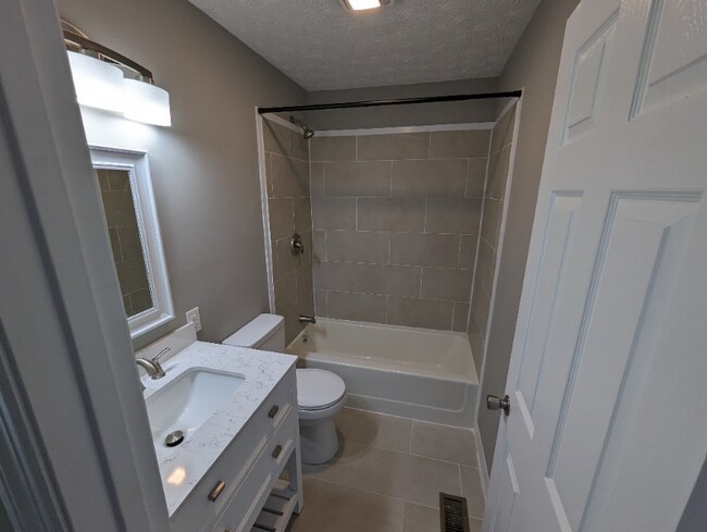 Building Photo - 1114 Irene Ave