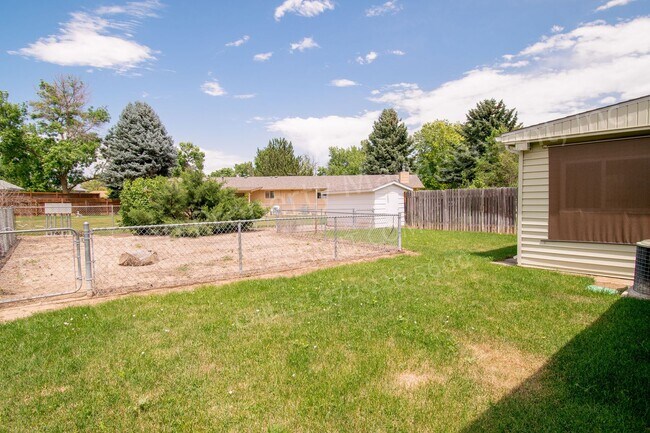 Building Photo - 1321-1323 E. 16th St.