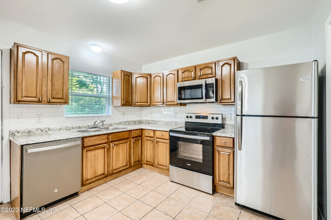 Building Photo - 6371 Sauterne Dr