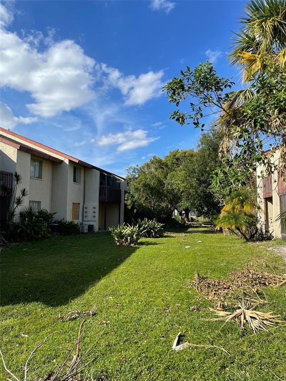 Building Photo - 2725 Hidden Lake Blvd