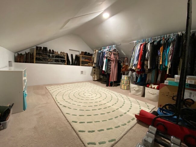 Building Photo - Charming two level row house in downtown Frederick available now!