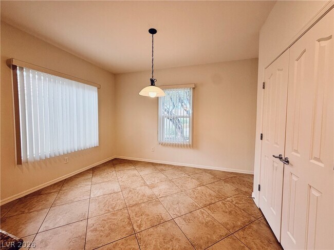 Building Photo - 2119 Gunnison Pl
