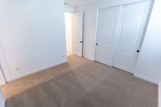 Building Photo - 23024 E Watford Dr