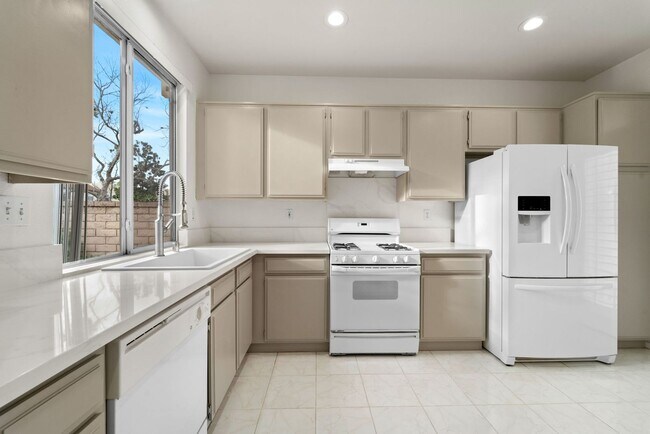 Building Photo - 8265 Gold Coast Dr