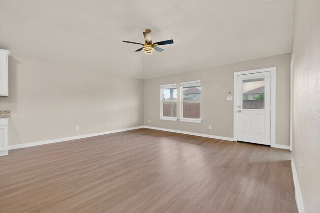 Building Photo - 7619 Toledo Bend