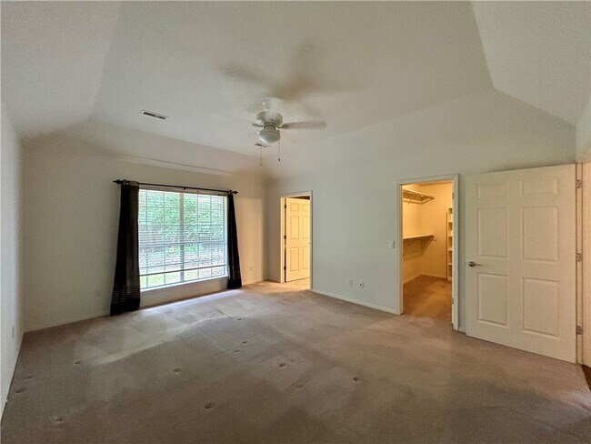 Building Photo - 1826 N Glenbrook Pl