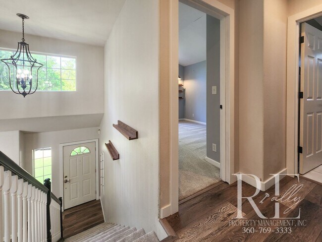 Building Photo - Forest-Edged Retreat with Pasture Access –...