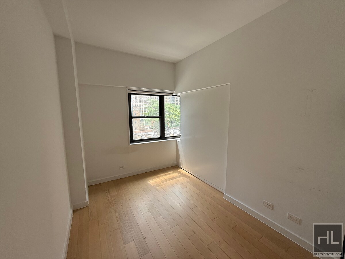 Building Photo - East 39th Street