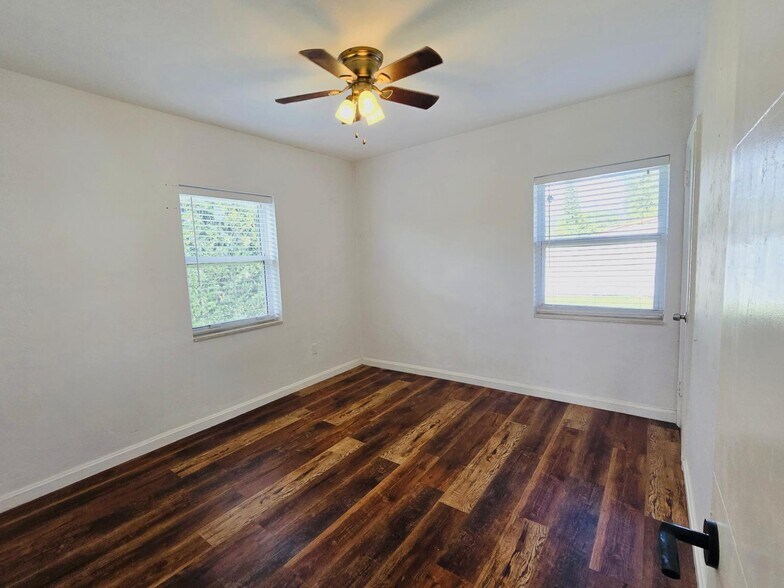 Building Photo - 2174 NE 181st St