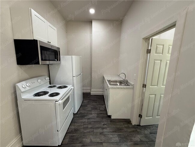 Building Photo - 314 Selma Rd