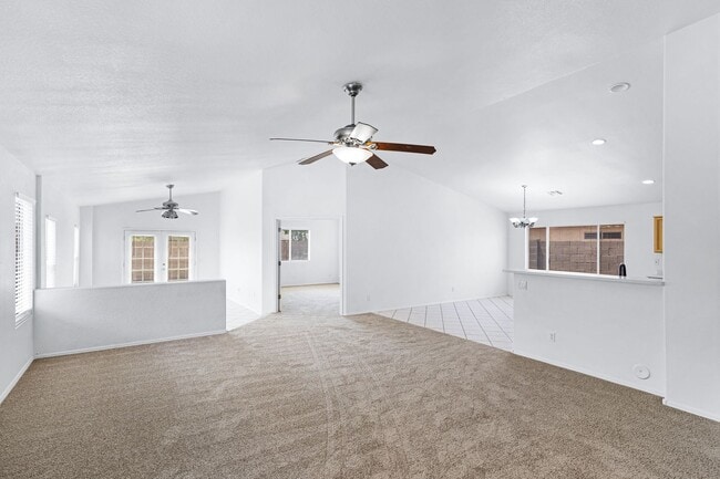 Building Photo - Beautiful Large 3 Bedroom home in Parkwood...