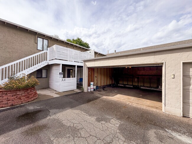 Building Photo - 8367 S Reed St