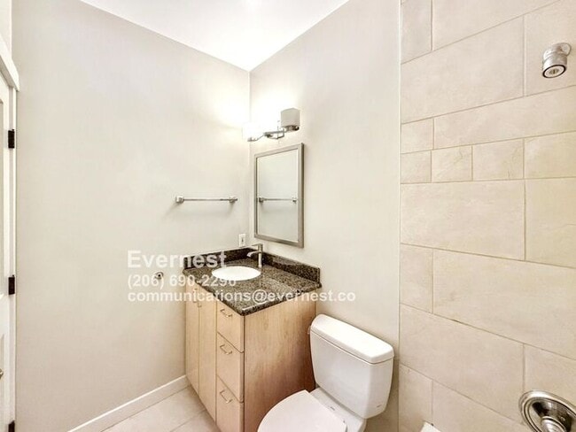 Building Photo - Charming 2-Bed, 2-Bath Apartment in a Conv...