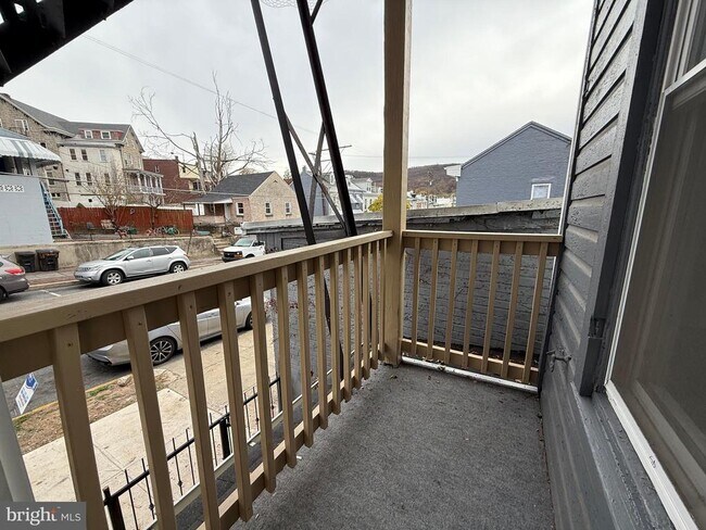 Building Photo - 1156 Franklin St