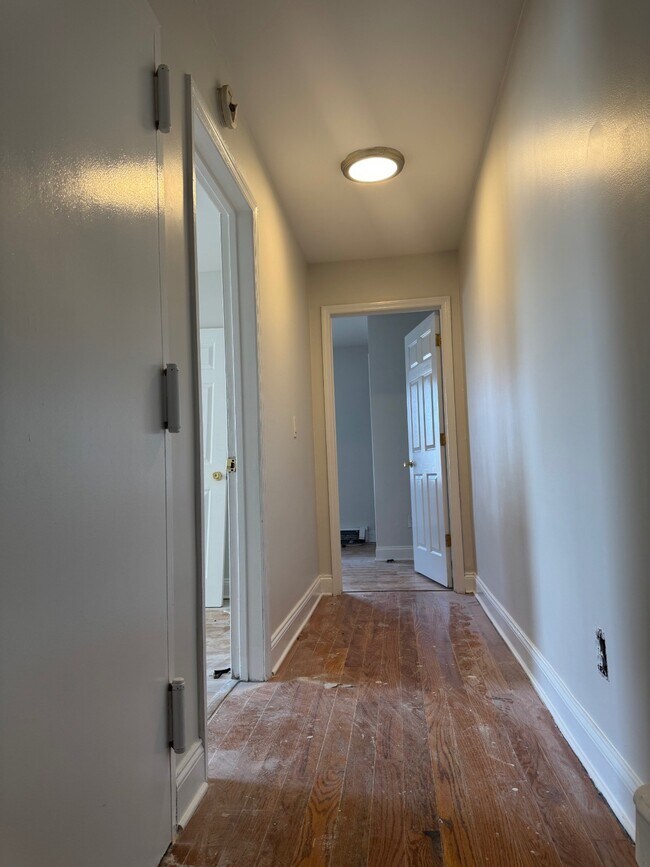 Building Photo - 557 Beach 47th St