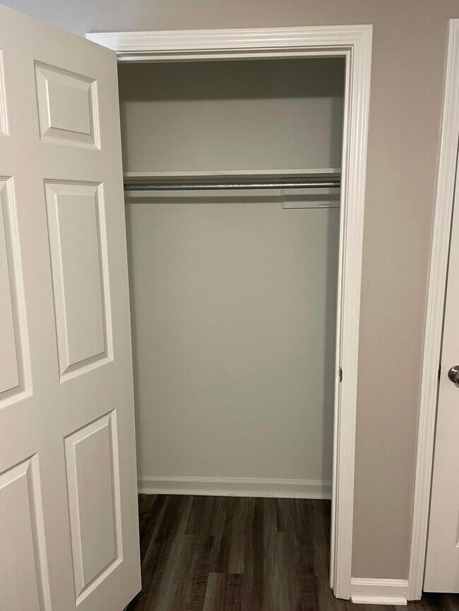 Building Photo - 1005 Peachers Mill Rd