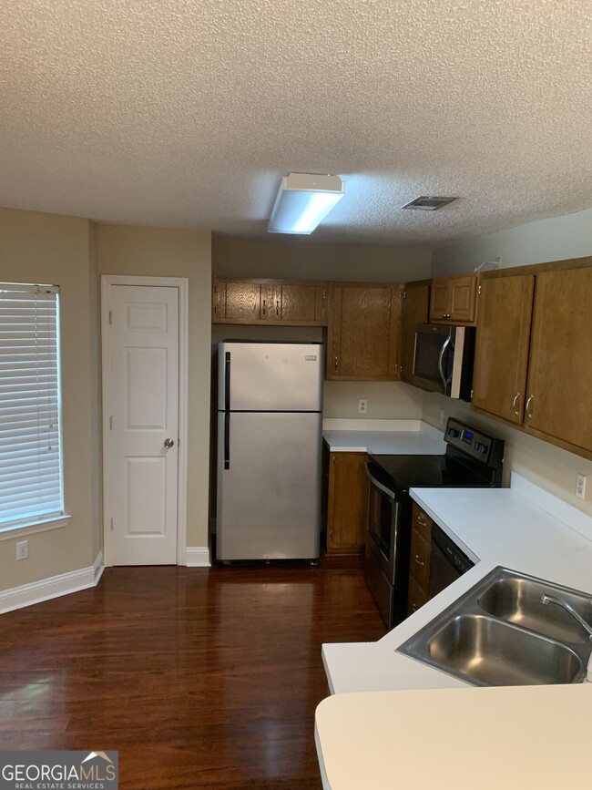 Building Photo - 105 Cherry Tree Ct