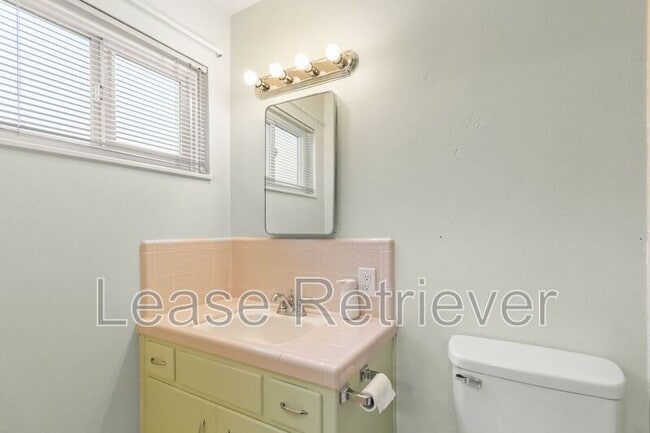 Building Photo - 1265 Slayton Dr