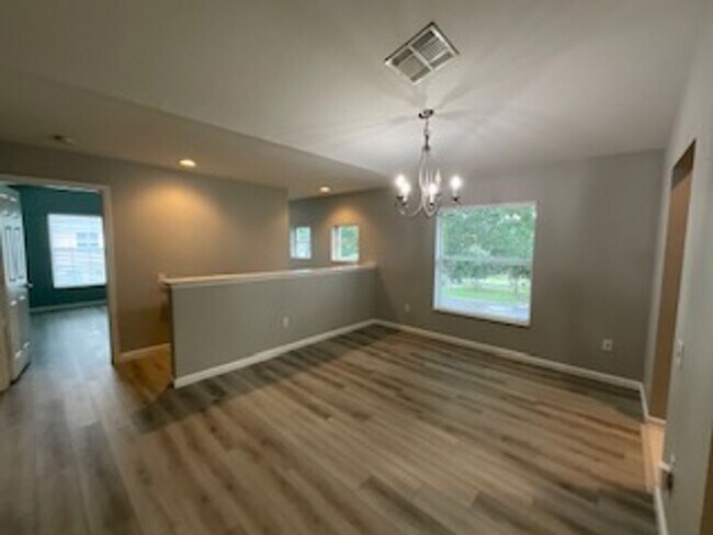 Building Photo - 5251 Maxon Terrace