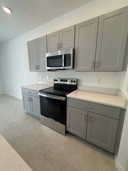 Building Photo - 2509 Penguin Blvd