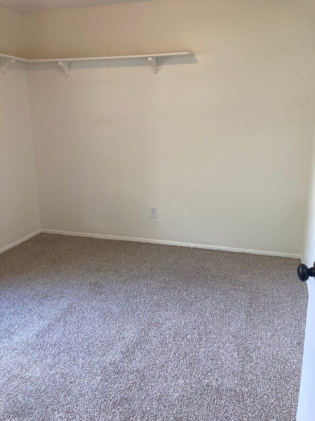Building Photo - 2671 Bentley Dr