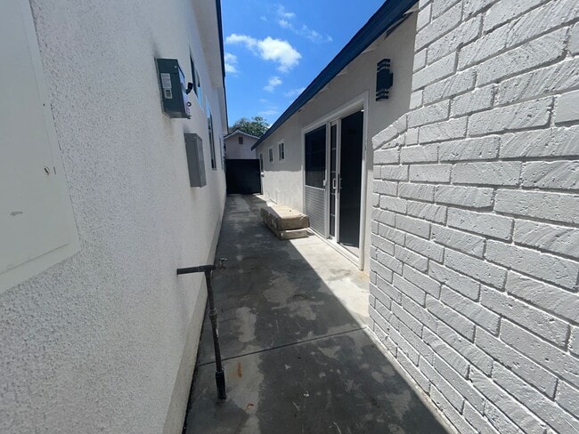 Building Photo - Spacious 3bed 2bath House for Rent in Garden Grove
