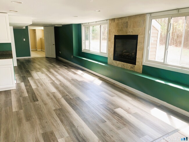 Building Photo - 15 Coral Dr