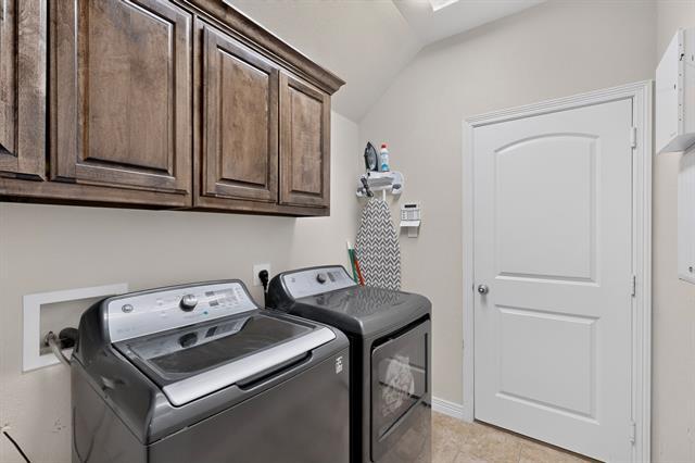Building Photo - 9215 Moon River Ct