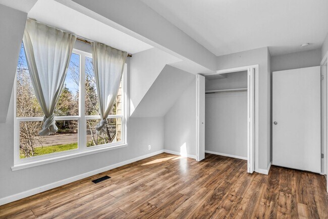 Building Photo - Park Meadows