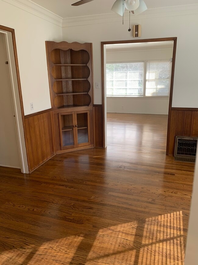 Dining room - 1803 N Allen Ave