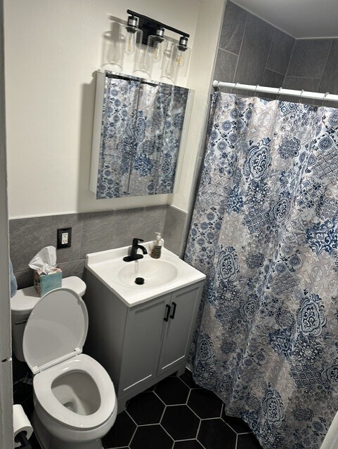 Bathroom - 146 Edson Ave