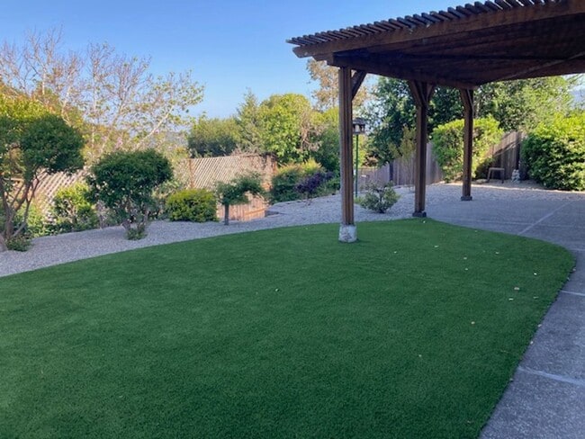 Building Photo - Available Now ~ Beautiful 4 bed/3 bath Home in Novato ~ Views ~ 2 Level