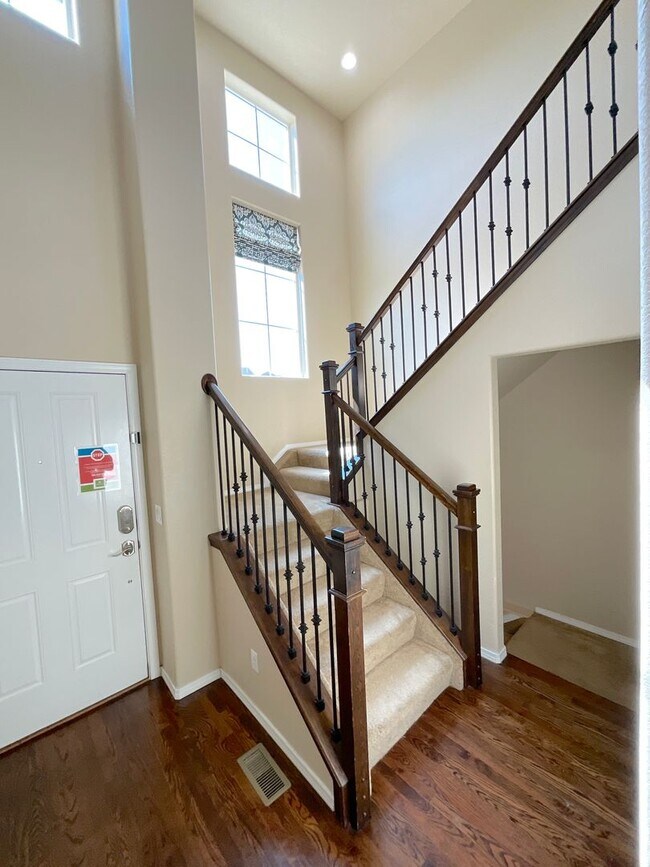 Building Photo - 4 Bedroom Home Available Near Voyager Pkwy...