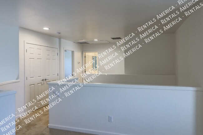 Building Photo - 544 N Alma School Rd