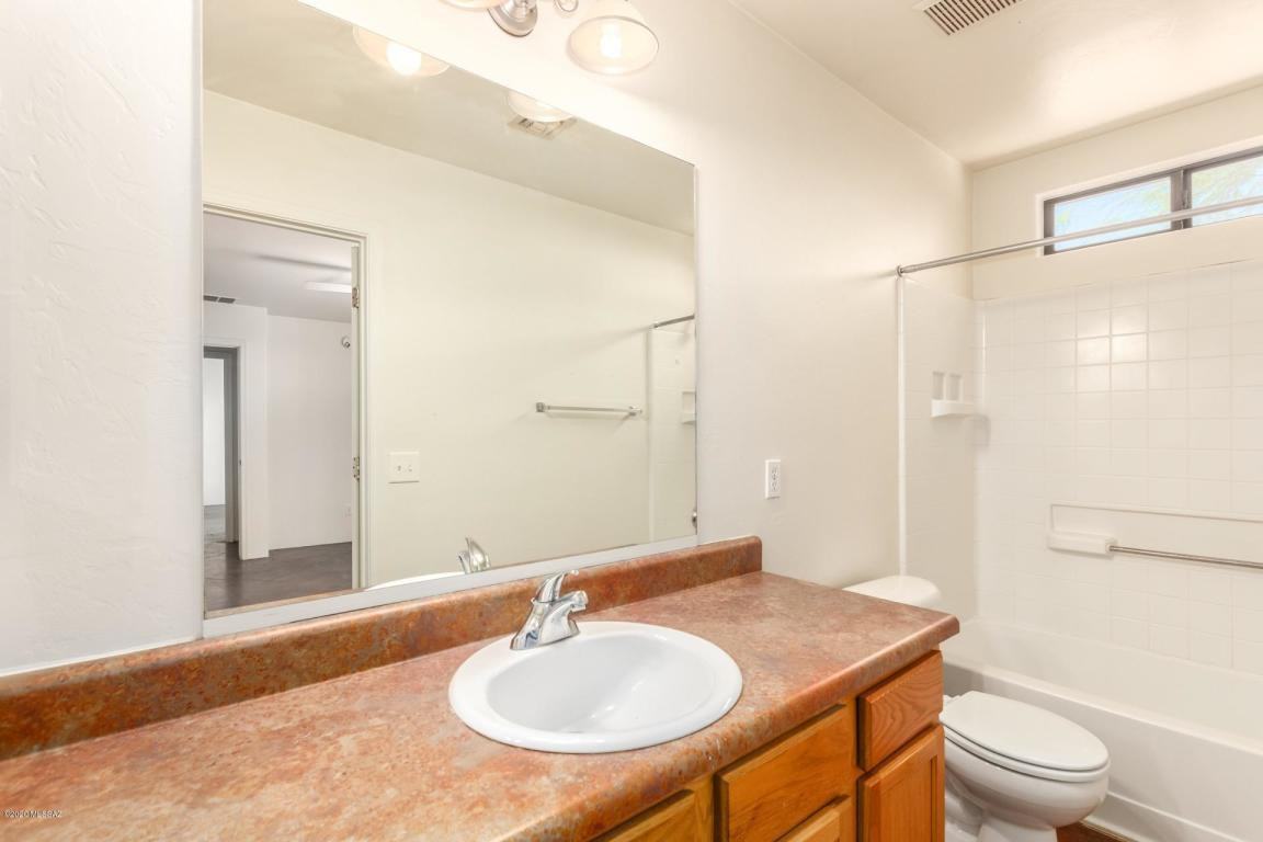 Building Photo - 405 E Geronimo Bluff Loop