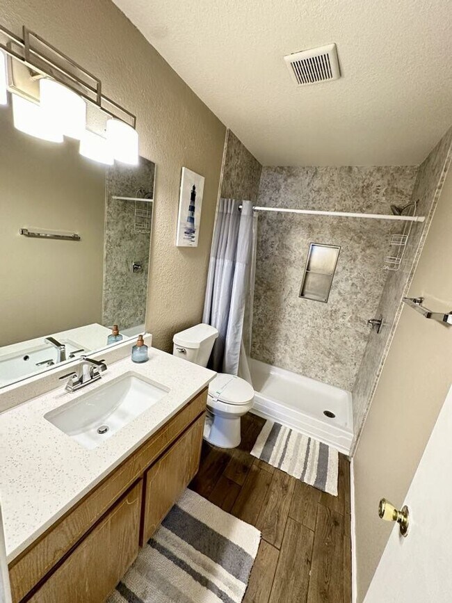 Building Photo - 4203 Deek Dr