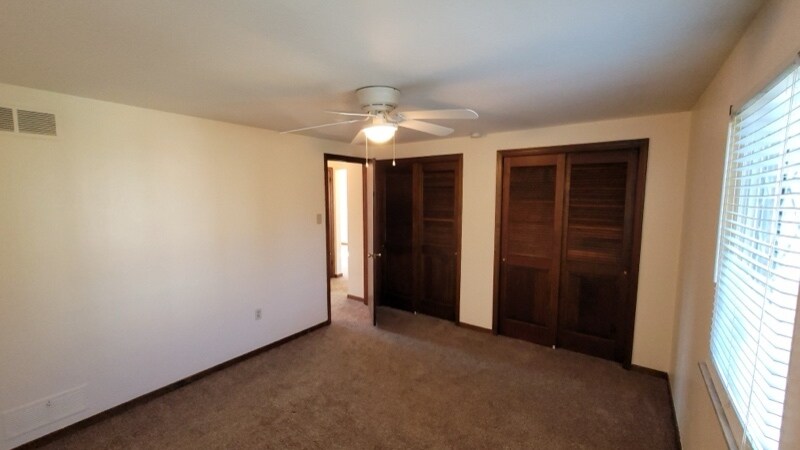 Building Photo - 110 Schars Ln