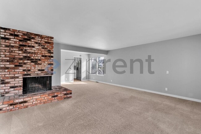 Building Photo - 25 Leslie Ct