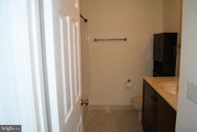 Building Photo - 14380 Gringsby Ct