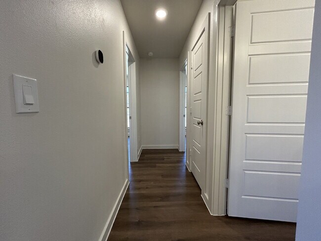 Building Photo - Brand New Burgamy Park Gem, Zoned for Memorial High School!