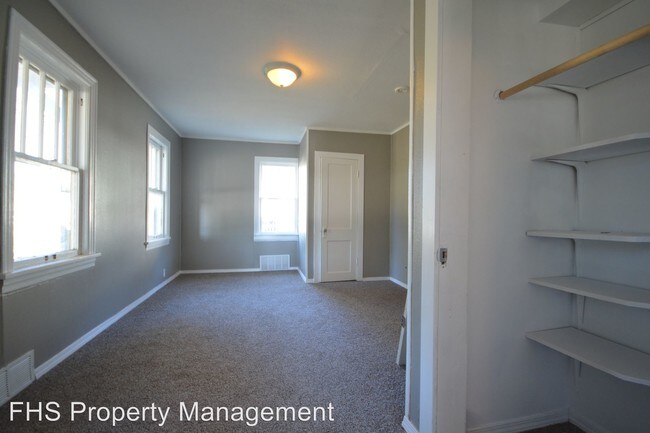 Building Photo - 202 N Scenic Ave