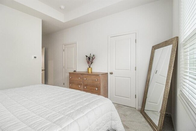 Building Photo - 2016 Bixby Byway Dr SE