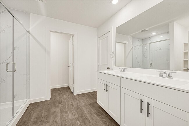 Building Photo - 1015 Blue Stone Dr