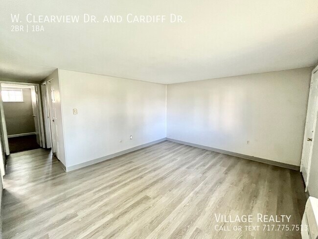 Building Photo - 81 W Clearview Dr