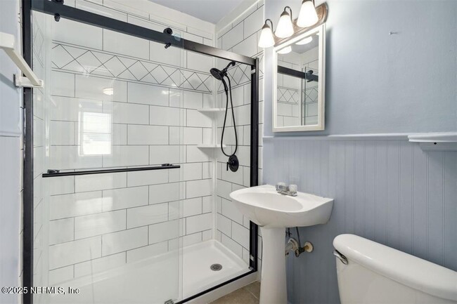 Building Photo - 2337 S Fletcher Ave