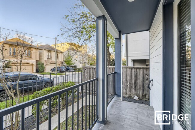Building Photo - 2208 Arabelle St