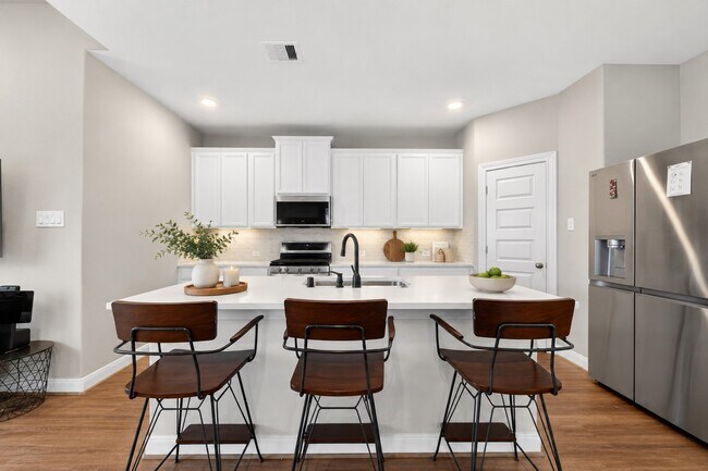 Building Photo - 24930 Jessamine Meadow Trl