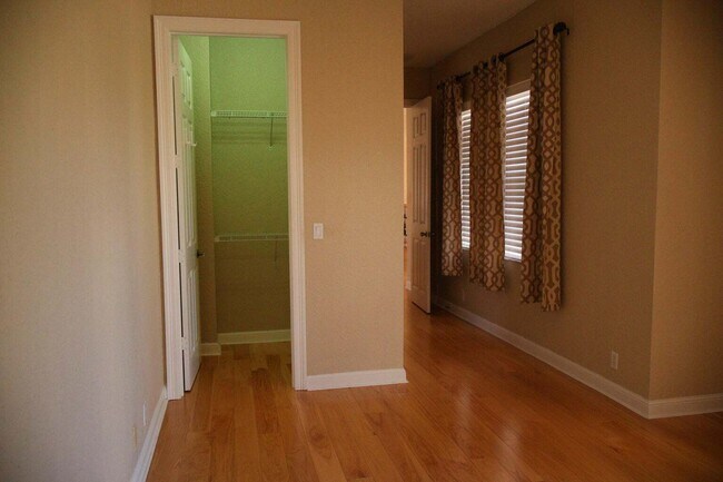 Building Photo - 10345 Medicis Pl