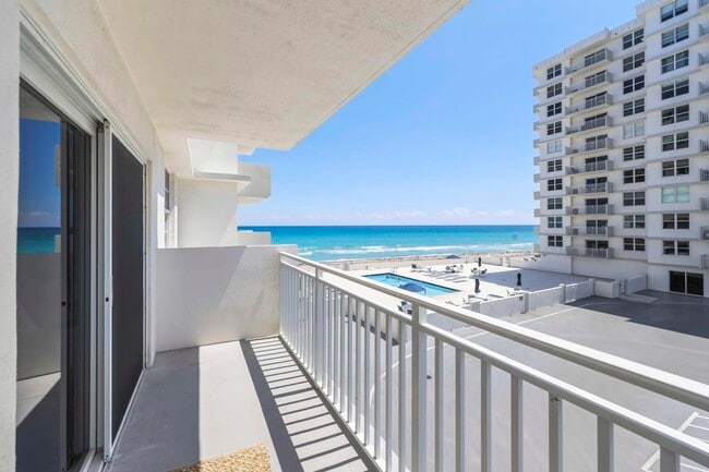 Building Photo - 4505 S Ocean Blvd