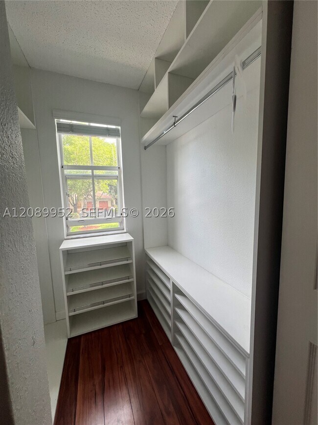 Building Photo - 2496 Centergate Dr